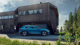 
Audi e-tron full								